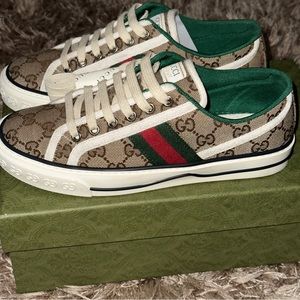 Gucci Beige GG Supreme 1977 Tennis